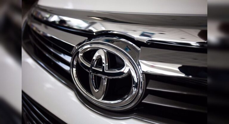 Toyota Car Showroom In South Delhi