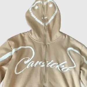 Carsicko Clothing UK: Fresh Designs for the Bold and Creative