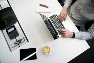 Startups Outsource