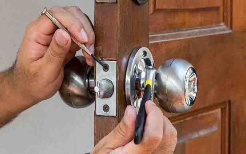 Expert Locksmith for Safe Unlocking