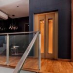 Verhoog uw woning zonder uw portemonnee te plunderen: slimme budgetteringstips voor het installeren van een huislift