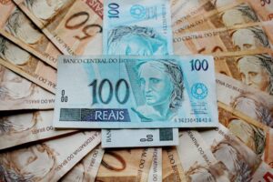 assorted-banknotes-768x512