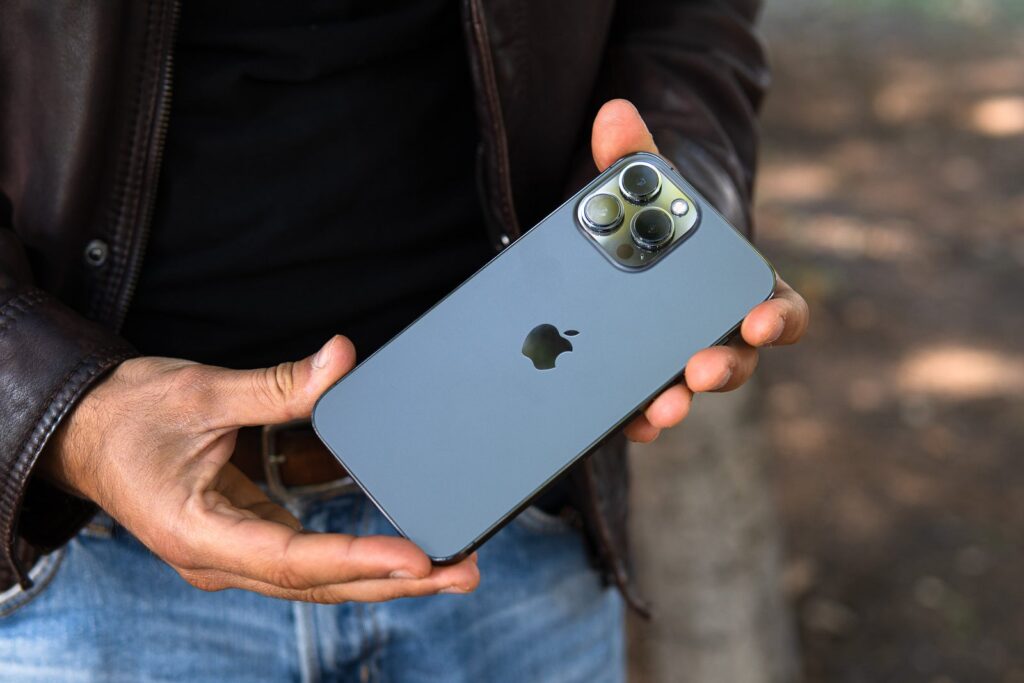 Hands-on Review of iPhone 13 Pro Max: Performance, Camera & Battery Tests