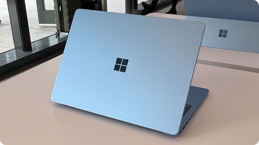 Microsoft surface Laptops (1)