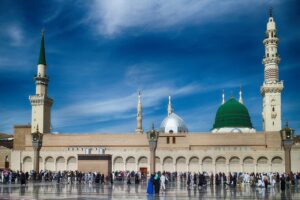 Best Umrah Packages for Solo Travellers in the UK