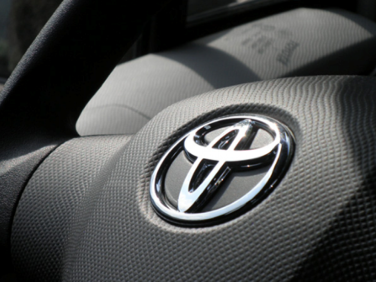 Authorized toyota showroom in West Delhi
