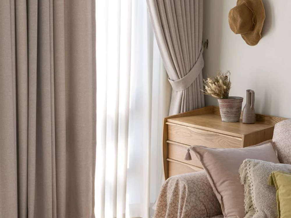 custom curtains in Dubai