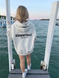 Essential hoodie