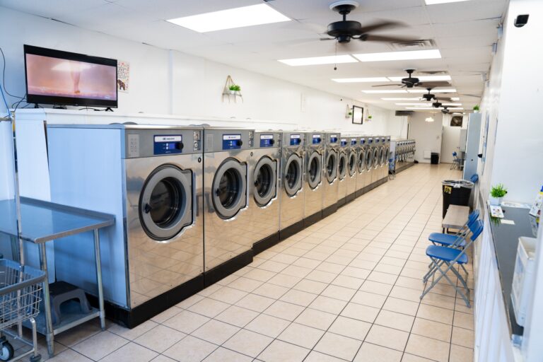 Why Is A Modern Laundromat Better Than Traditional Options?