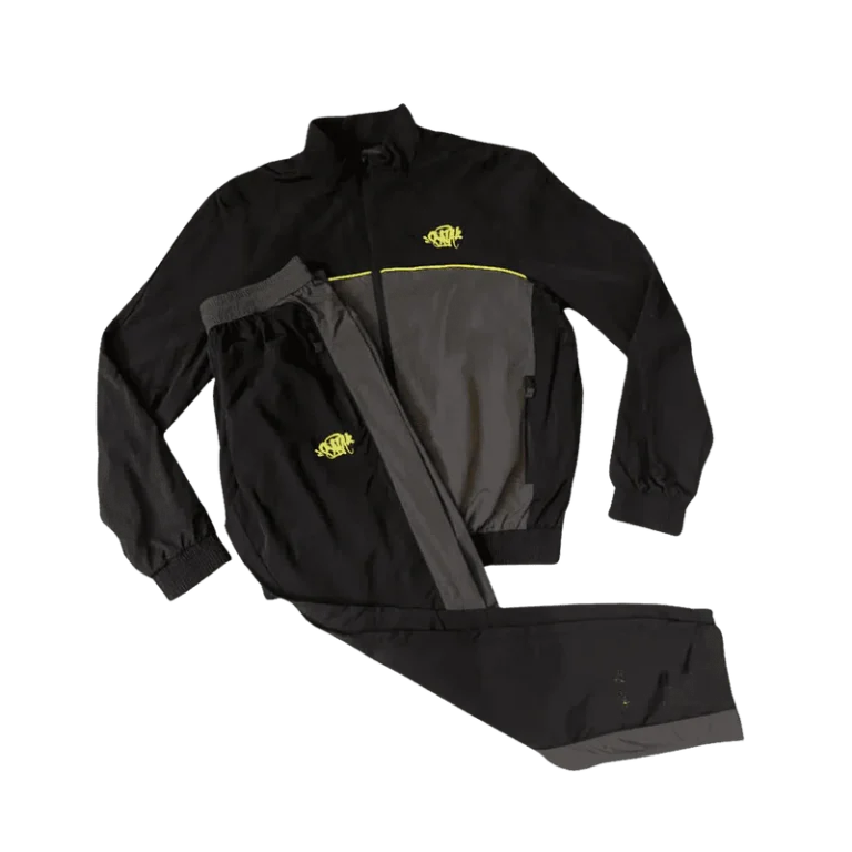 syna-world-logo-black-tracksuit