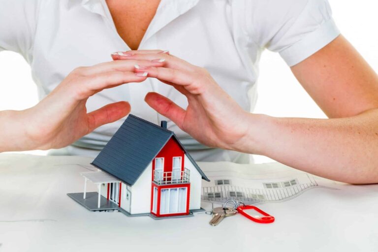homeowners insurance lawyer