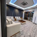 Wall to wall carpet feature