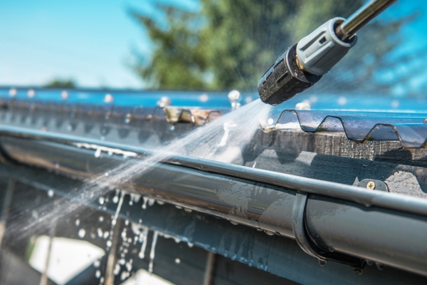 gutter cleaning in cedar rapids