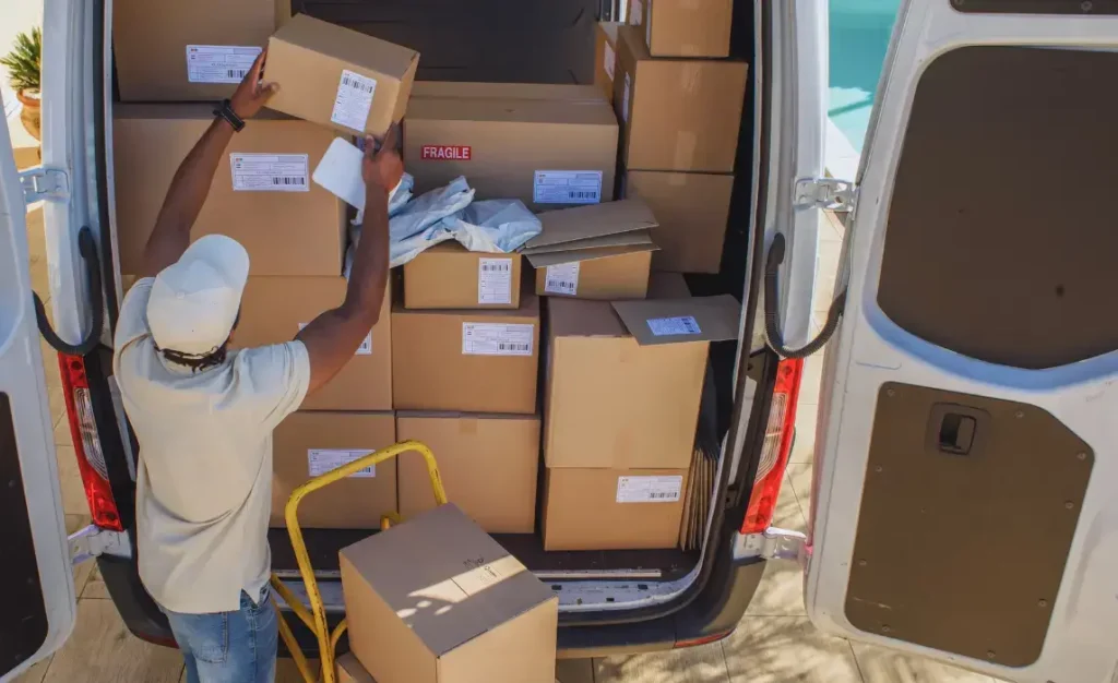 What Forwarding Tips Maximize Efficiency in Shipping?