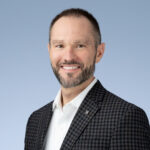 How Do Professionals Achieve Consistency in Portrait Shots?