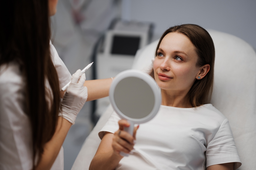 Consultation,With,A,Cosmetologist.,Contour,Plastic.,High,Quality,Photo