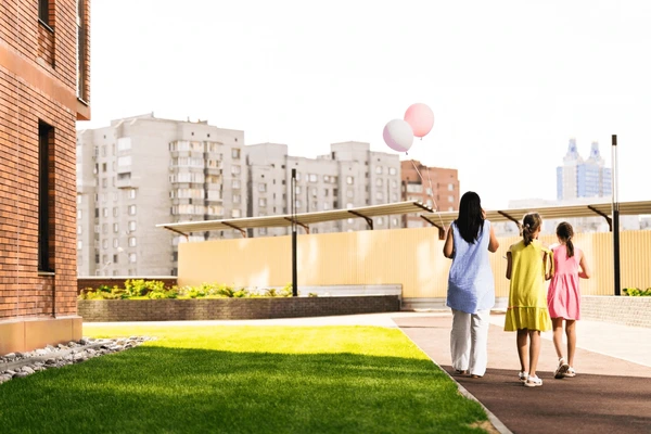 How Thoughtful Community Design Enhances Everyday Comfort in Residential Living?