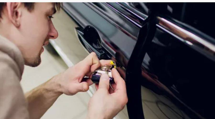 Become-an-Automotive-Locksmith