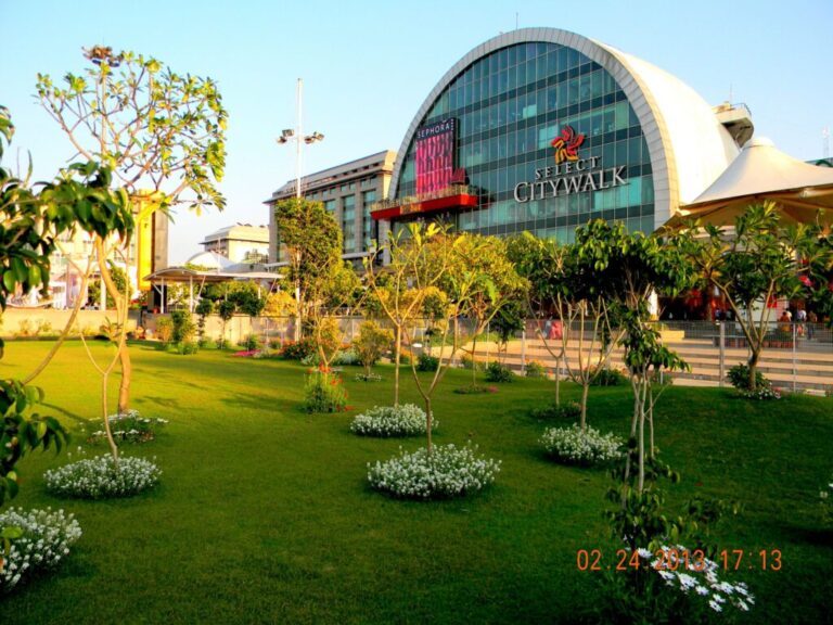 SelectCityWalkMall-1024x768