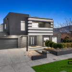 THE EMERALD OF CLYDE NORTH!!! 11 Pamplona Way,, Clyde North VIC