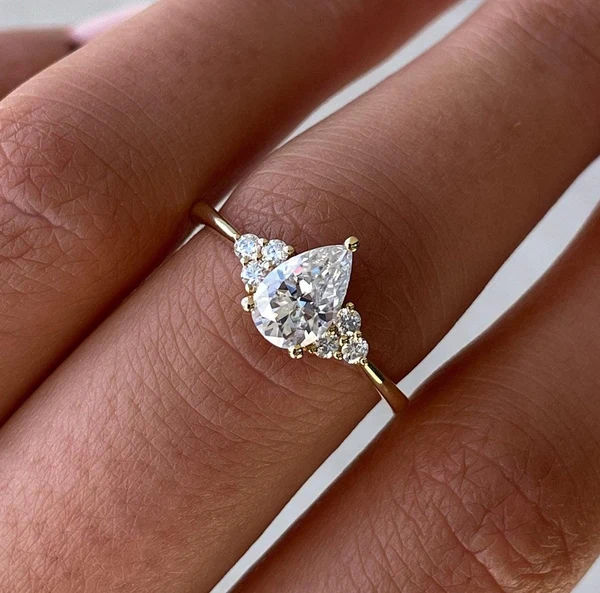 Pear Cut Diamond Engagement Ring​s