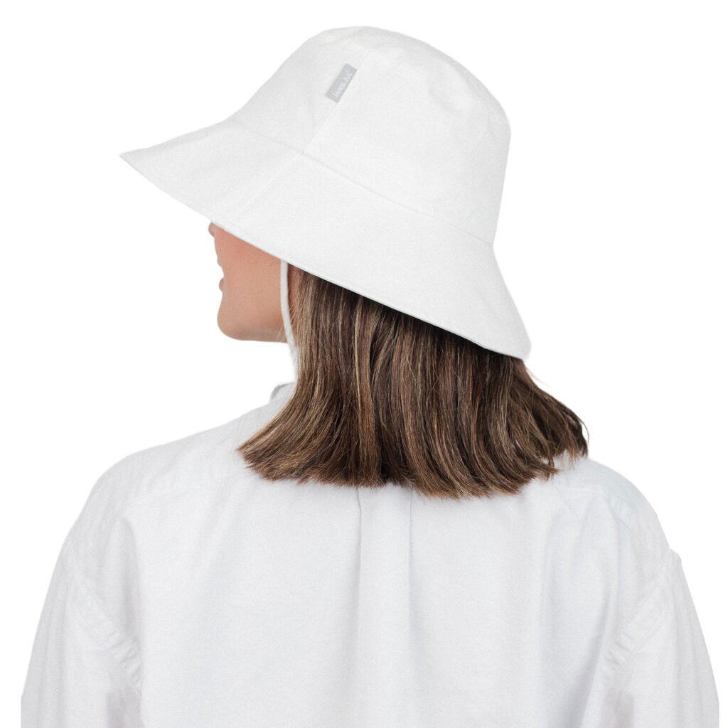 White bucket hat ladies