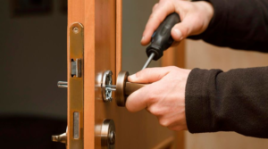 DIY Locksmithing Risks: A Locksmith’s Guide to the Dangers